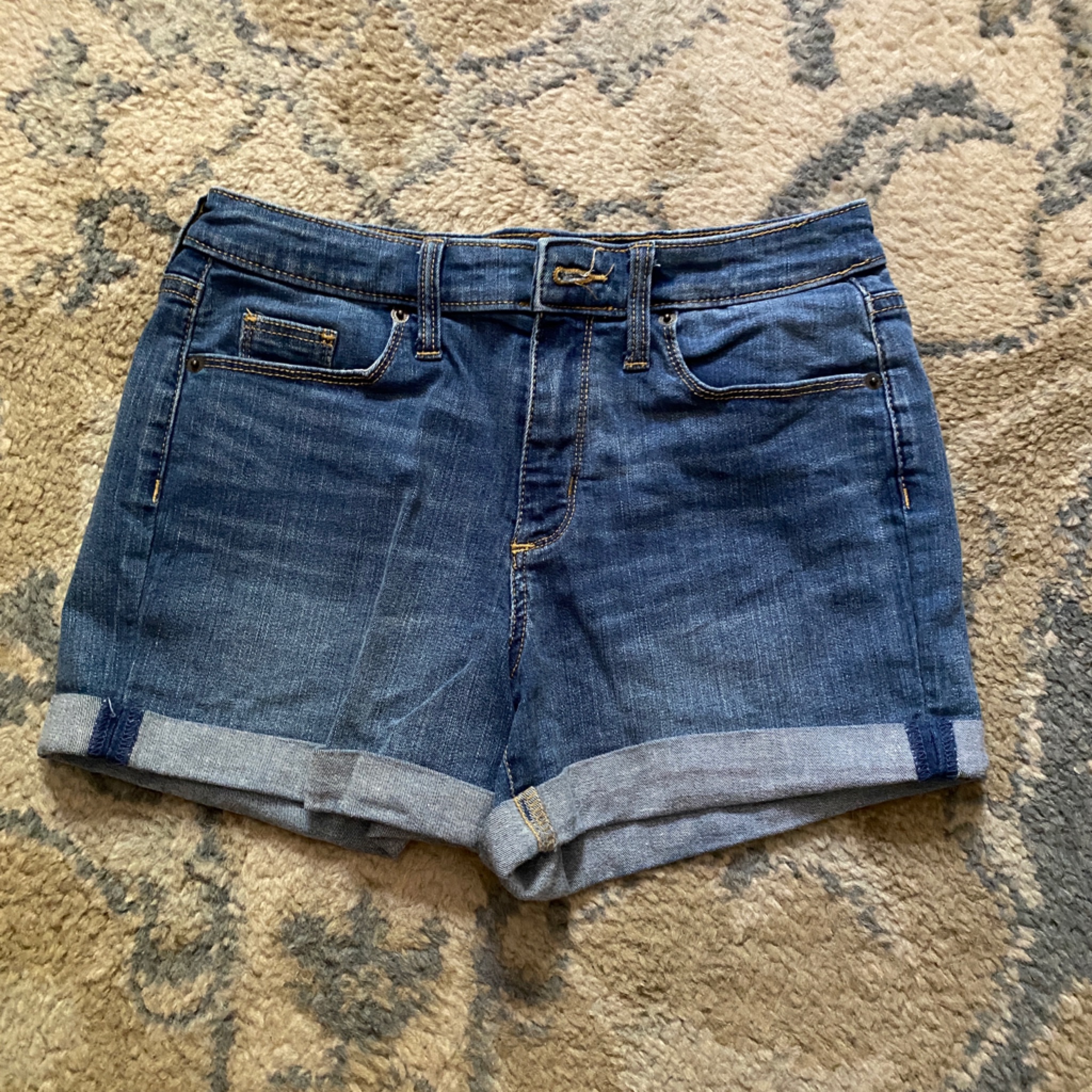 Universal Thread Cuff Shorts